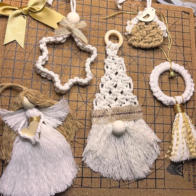 Pieza de macramé para decoración